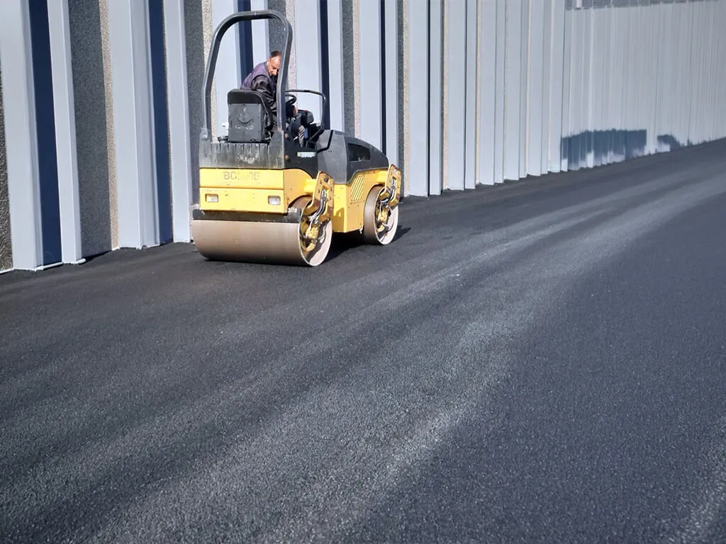 Fabrika Çevresi BOMAG Silindir Uygulaması